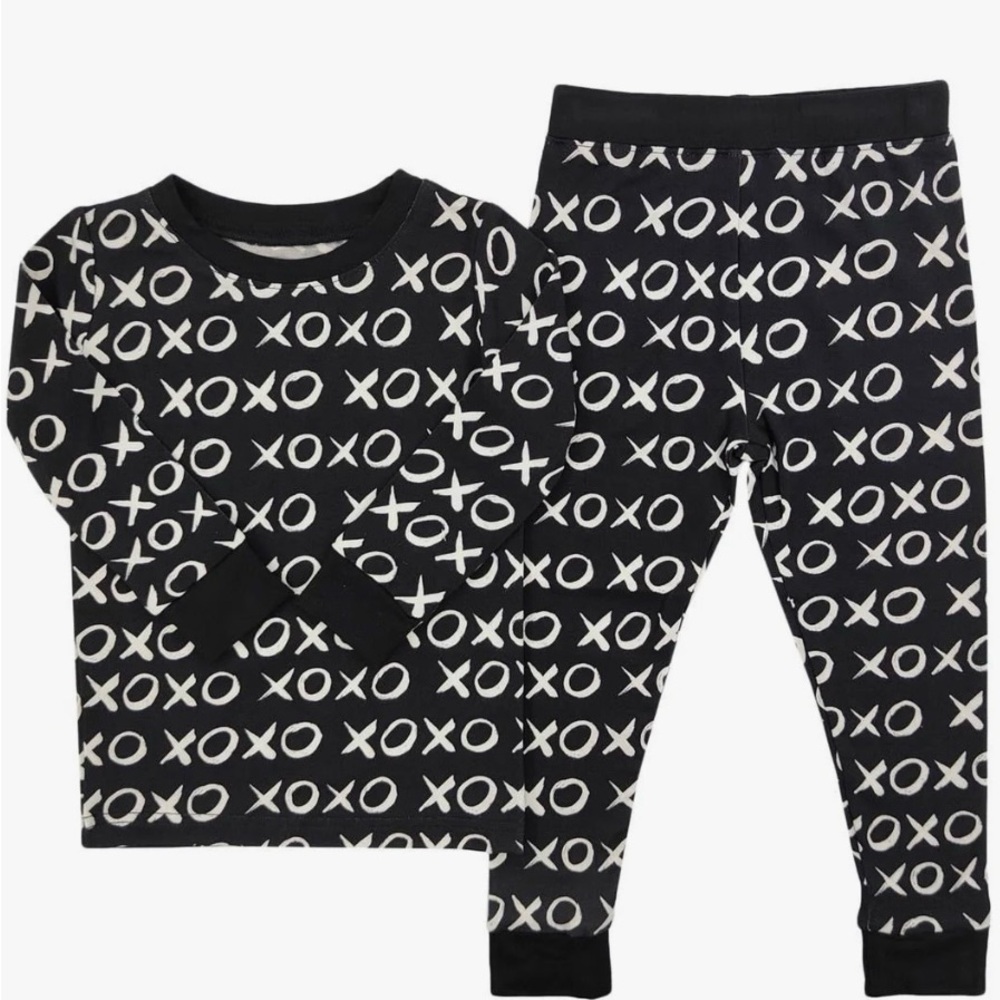Worn Little One Shop XOXO bamboo pajamas, size 2T.